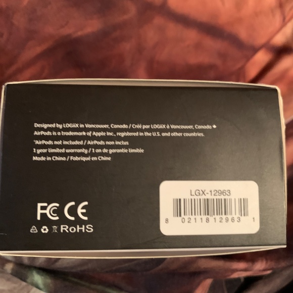 Logiix Peels Silicone Skins for Air Pods- Gen 1&2 - Picture 3 of 3